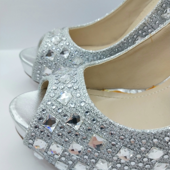 Vince Camuto Candice Silver Stone Pumps - Picture 5 of 9
